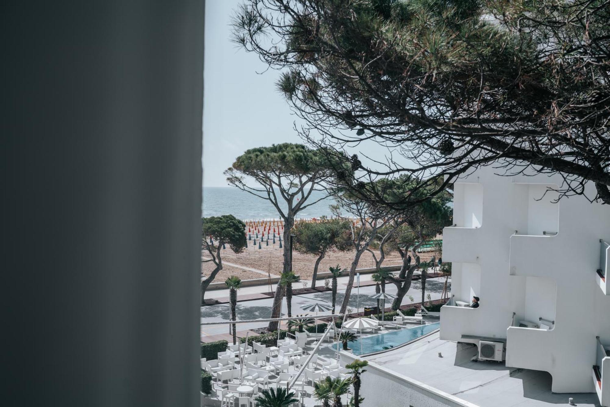 Hotel Luna Centrale Lignano Sabbiadoro Luaran gambar