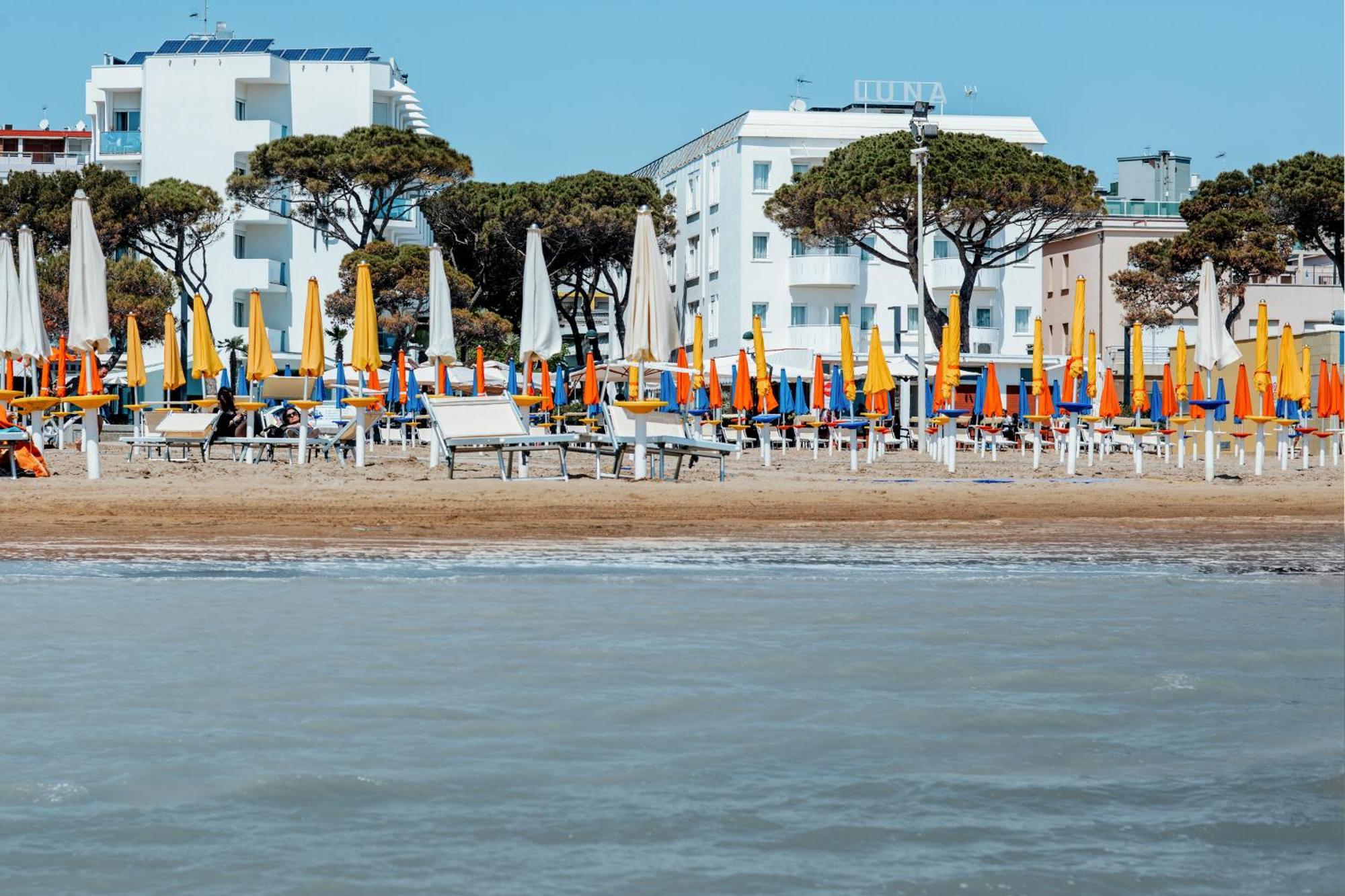 Hotel Luna Centrale Lignano Sabbiadoro Luaran gambar